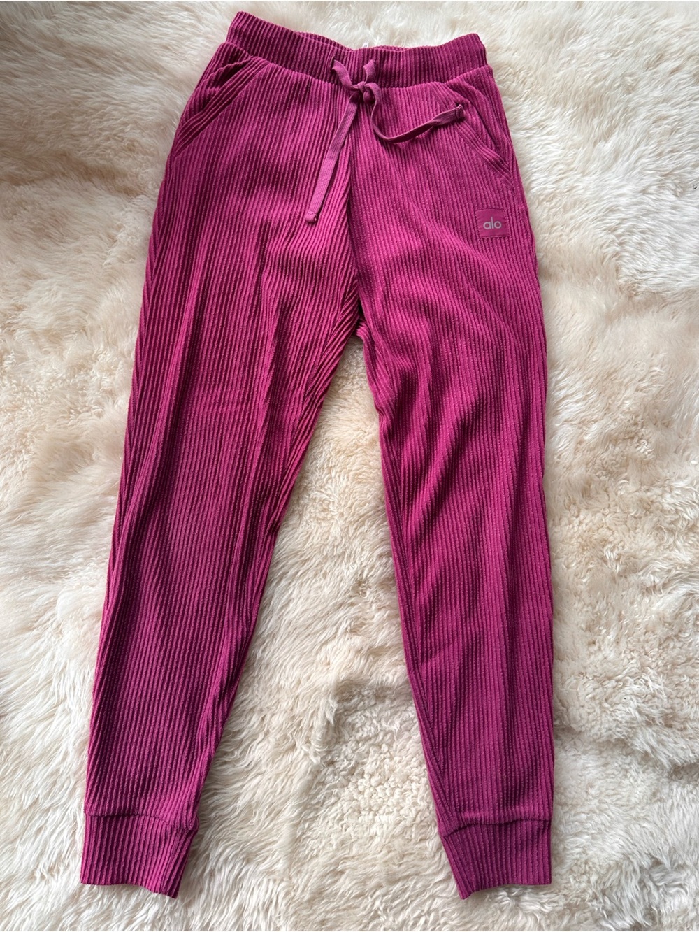ALO Yoga Muse Sweatshirt & Sweatpant Set - Raspberry Sorbet - Size XS - Picture 6 of 8